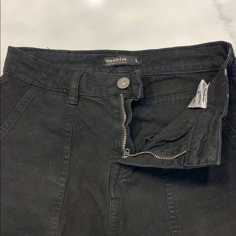 Black cargo skinny pants
